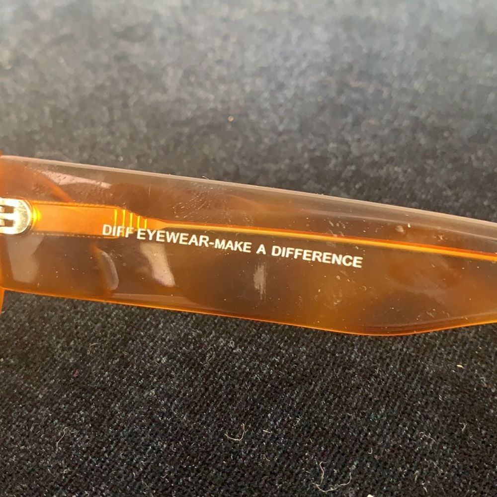 Diff Eyewear Large Tortoise Frame Sunglasses - image 7